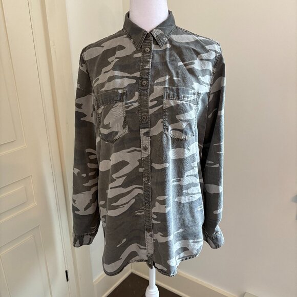 Express Camouflage Tunic Shirt with Convertible Tab/Button Sleeves, Size Medium - Picture 4 of 11